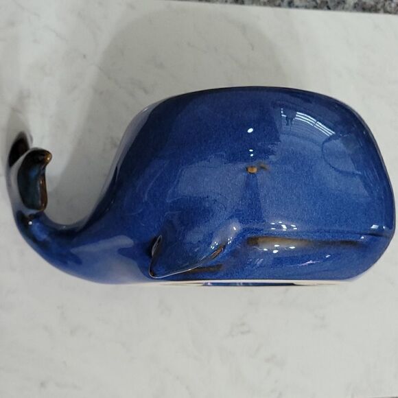 Bath and Body Works whale 3 wick candle holder - Picture 4 of 8